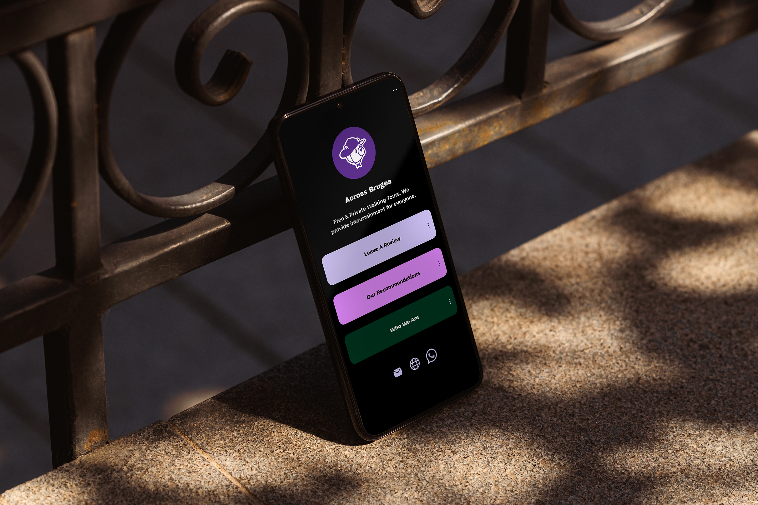 Smartphone_on_the_Ground_NEW